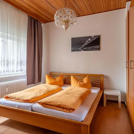 Baerbel Neelen דירה *