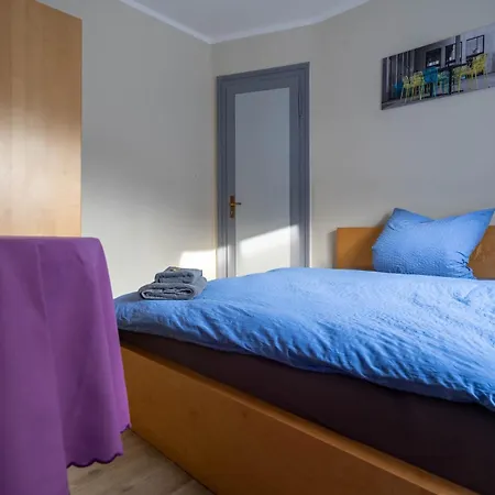 Baerbel Neelen * האמלן